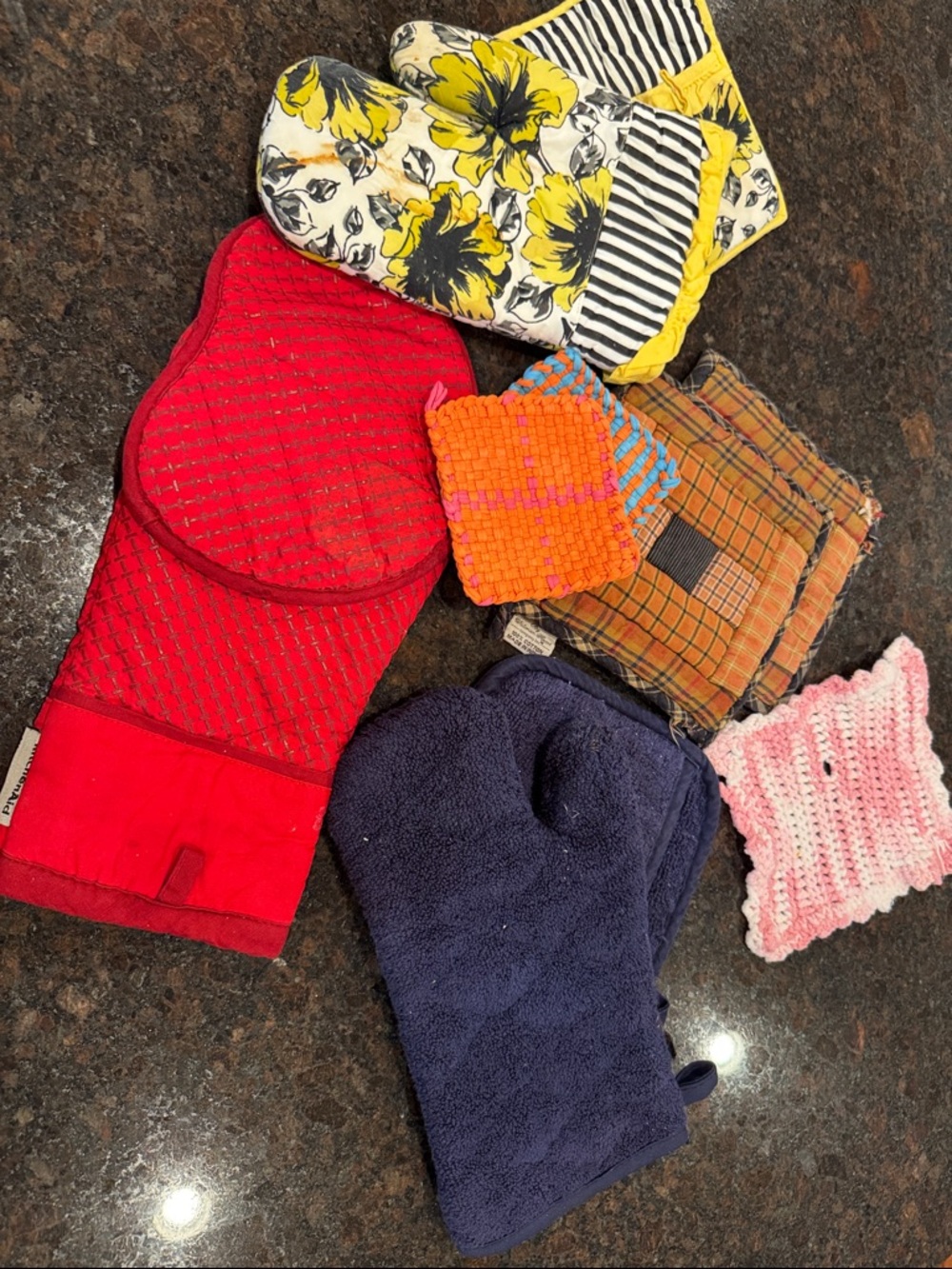 Oven Mitt and Pot Holder Set - Red, Navy, Yellow Floral. 5 sets $6